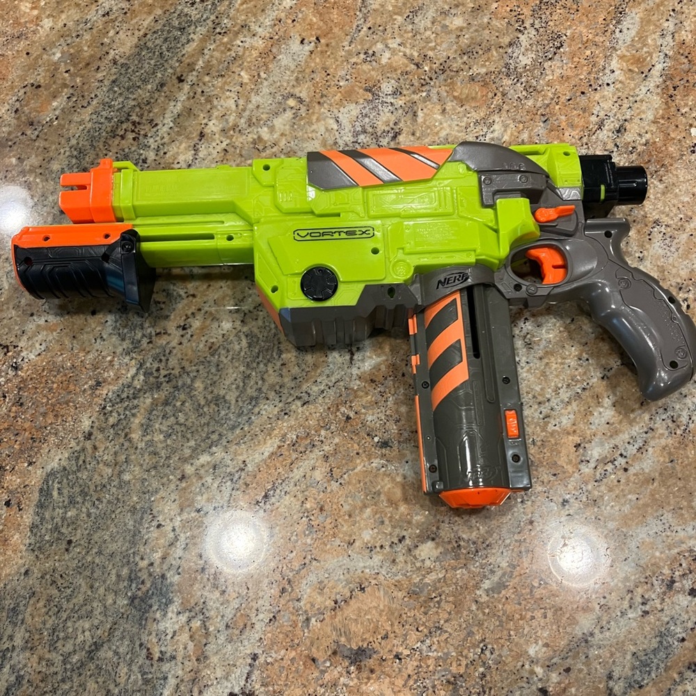 Nerf Vortex disc gun toy blaster with clip